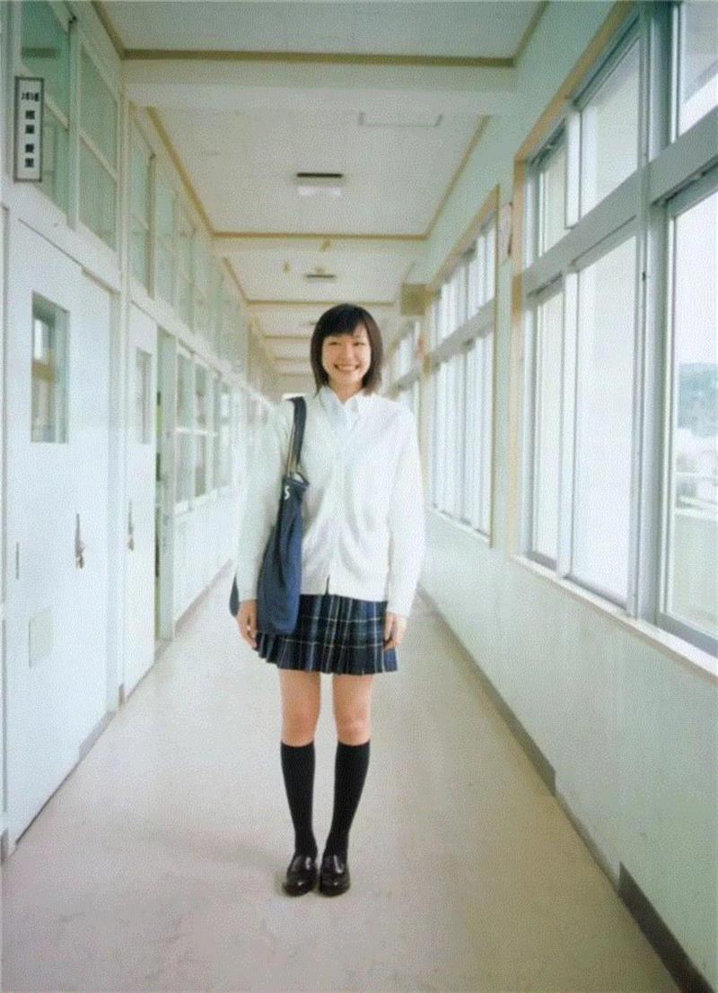 男性观众“最想娶”的日本女星新垣结衣,日本少女写真第一人,少女,日本,写真,横浪修,摄影师,纯真,照片,留言,视频,女星