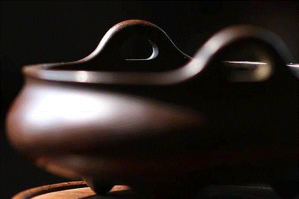 这才是最风雅的宝物，皇帝御用，故宫慕名收藏，见了都想要｜?造物中国,皇帝,造物,宝物,故宫,慕名,收藏,宣德炉,顾建刚,工艺,香炉