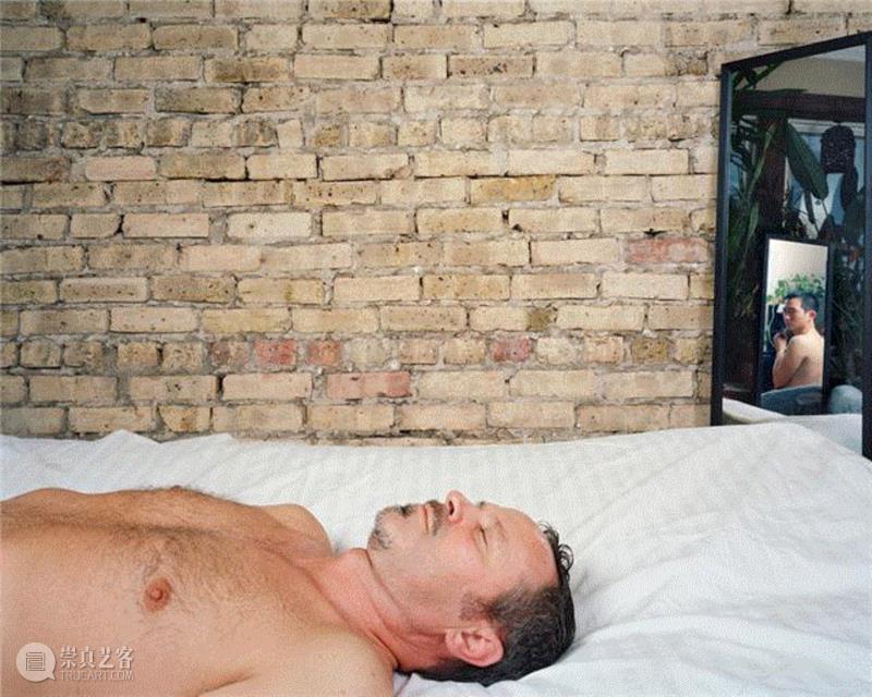 Display Window,2015，One Land To Another,影楼 | 徐冠宇用摄影挑战白人对亚裔男性的刻板印象,徐冠宇,摄影,亚裔,男性,挑战,白人,Another,美国,身份,One