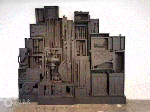 《天空教堂》，1958年，纽约现代艺术博物馆,我不是女权主义者，我不过恰巧是一位女性艺术家 ——路易斯·内维尔森 ,女性艺术家,雕塑家,雕塑,Nevelson,Louise,路易斯·内维尔森