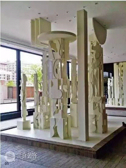 《200周年的黎明》（局部），1976年，美国费城第六大街美国法院大楼,我不是女权主义者，我不过恰巧是一位女性艺术家 ——路易斯·内维尔森 ,女性艺术家,雕塑家,雕塑,Nevelson,Louise,路易斯·内维尔森