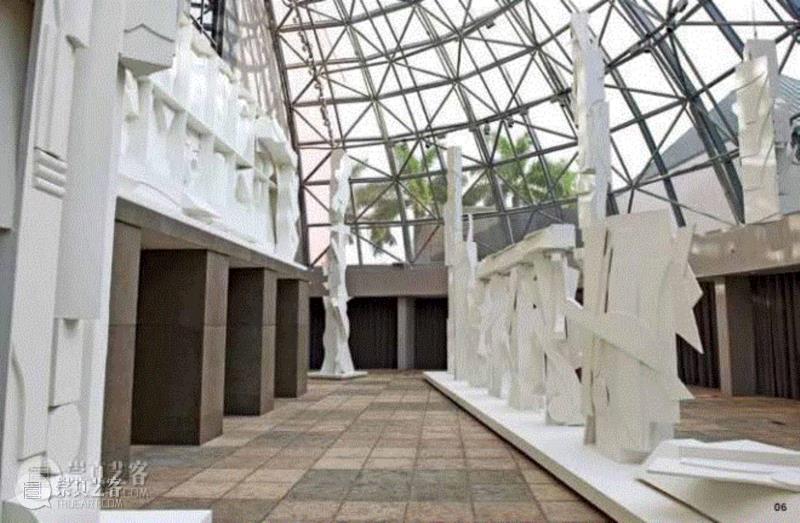 《森林的黎明》，1985年，意大利那不勒斯爱乐乐团中心,我不是女权主义者，我不过恰巧是一位女性艺术家 ——路易斯·内维尔森 ,女性艺术家,雕塑家,雕塑,Nevelson,Louise,路易斯·内维尔森