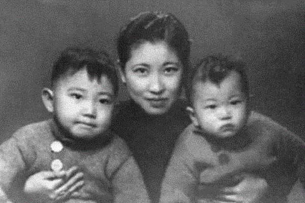 ▲ &nbsp;1939年，朱梅馥与儿子傅聪、傅敏。,夫如山，妻似水，真正的爱情是互相成就,爱情,夫如山,傅雷,朱梅馥,傅聪,成家,丈夫,傅敏,杨绛,合影