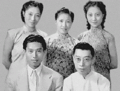 ▲1940年，傅雷与成氏三姐弟合影，后排：左成家和，中朱梅馥，右成家榴，前排：左成家复，右傅雷。,夫如山，妻似水，真正的爱情是互相成就,爱情,夫如山,傅雷,朱梅馥,傅聪,成家,丈夫,傅敏,杨绛,合影
