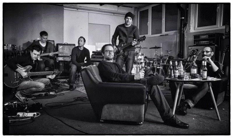 Leech目前由Urs Meyer（吉他手）、Marcel Meyer（吉他手兼钢琴）、David 