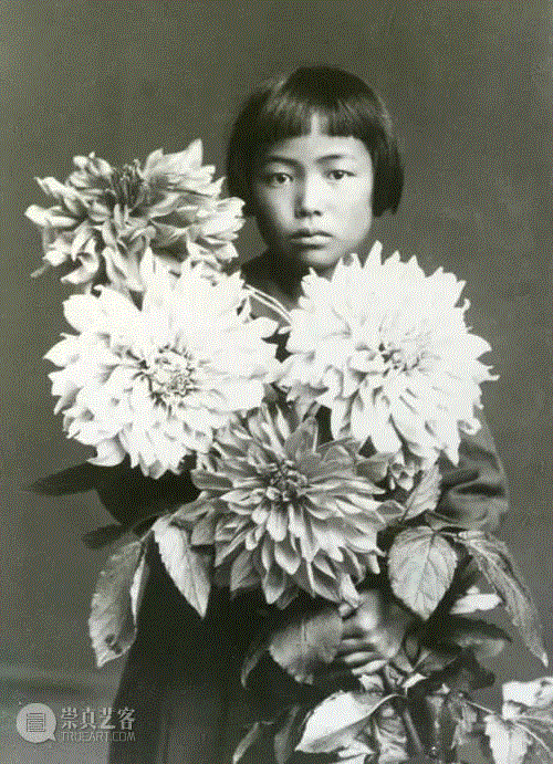 1939年，10岁的草间弥生,草间弥生：每个圆点中 簇放一生,乔治亚·欧姬芙,女性艺术家,圆点,草间弥生