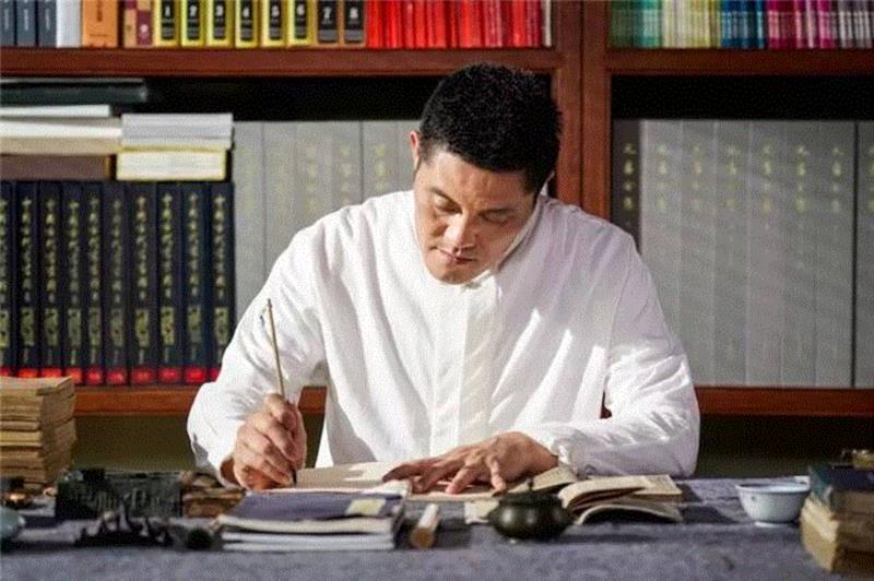 他从小寄养于寺庙，一生都迷上了那种味道……,寺庙,寄养,味道,桂花,合香,敖勇军,养智香铺,沉香,香铺,奇楠