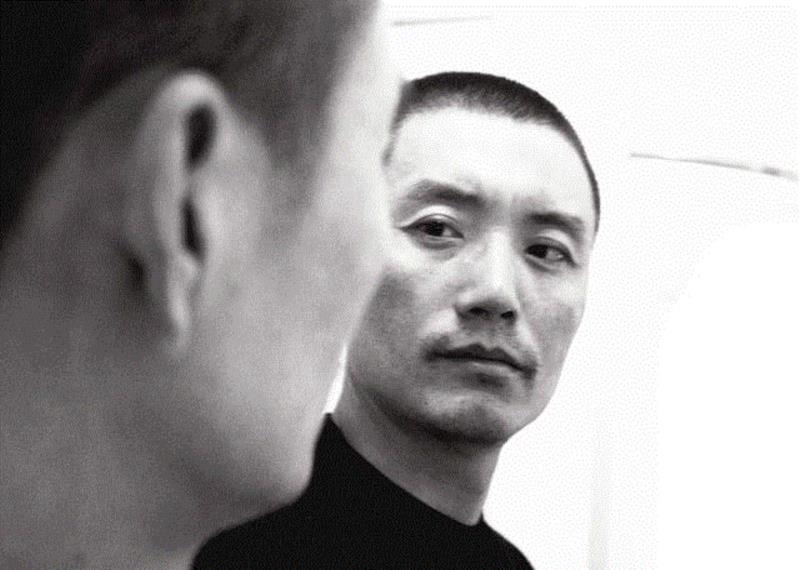 他们在舞台上,搬了半小时砖,这xx也叫艺术?,舞台,肢体,戏剧,导演,李凝,凌云,老李,身体,摄影,戏剧节