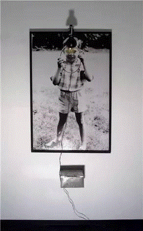 Conversation Piece,&nbsp;1991,ARTIST | CHRISTIAN BOLTANSKI,ARTIST,BOLTANSKI],死亡,Boltanski,照片,屠杀,山路,博尔坦斯基,Christian,犹太人