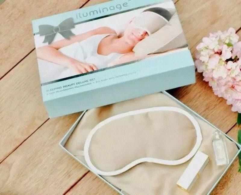 （礼盒内的香水和口红为拍摄道具，非礼盒产品）,你的皱纹是睡出来的！这个美容眼罩和枕套能拯救你,美容,眼罩,枕套,皱纹,离子,iluminage,材质,铜离子,保养,肌肤