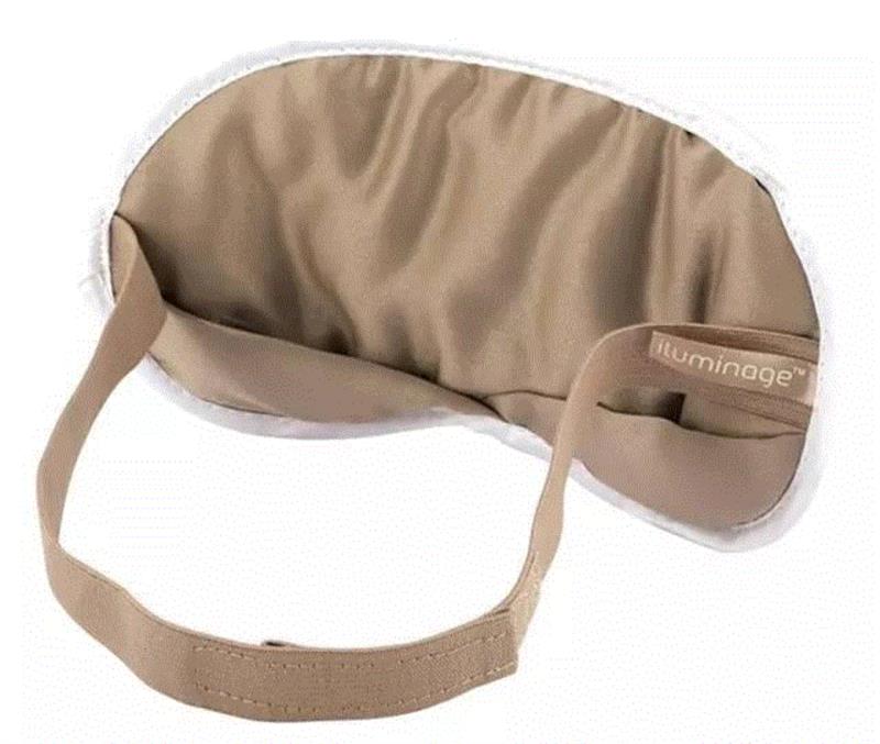 双眼下方的部位特意进行了加厚，质地厚实柔软。,你的皱纹是睡出来的！这个美容眼罩和枕套能拯救你,美容,眼罩,枕套,皱纹,离子,iluminage,材质,铜离子,保养,肌肤