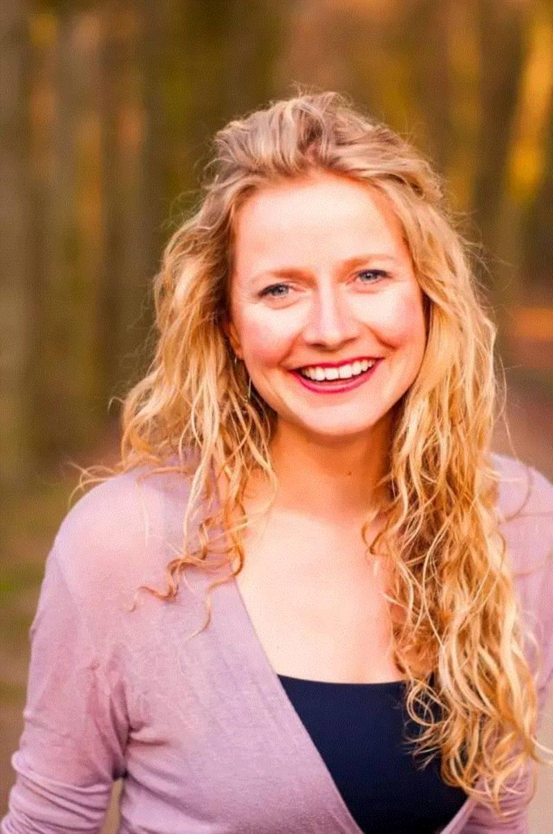 Marloes&nbsp;van Houten (Netherlands ) | 艺术节导师,Touch接触即兴艺术节 | 身体为身体赋权 [ 10.1-10 全国5城 ],身体,艺术节,即兴,Touch,舞蹈,导师,表演,工作坊,北京,舞者