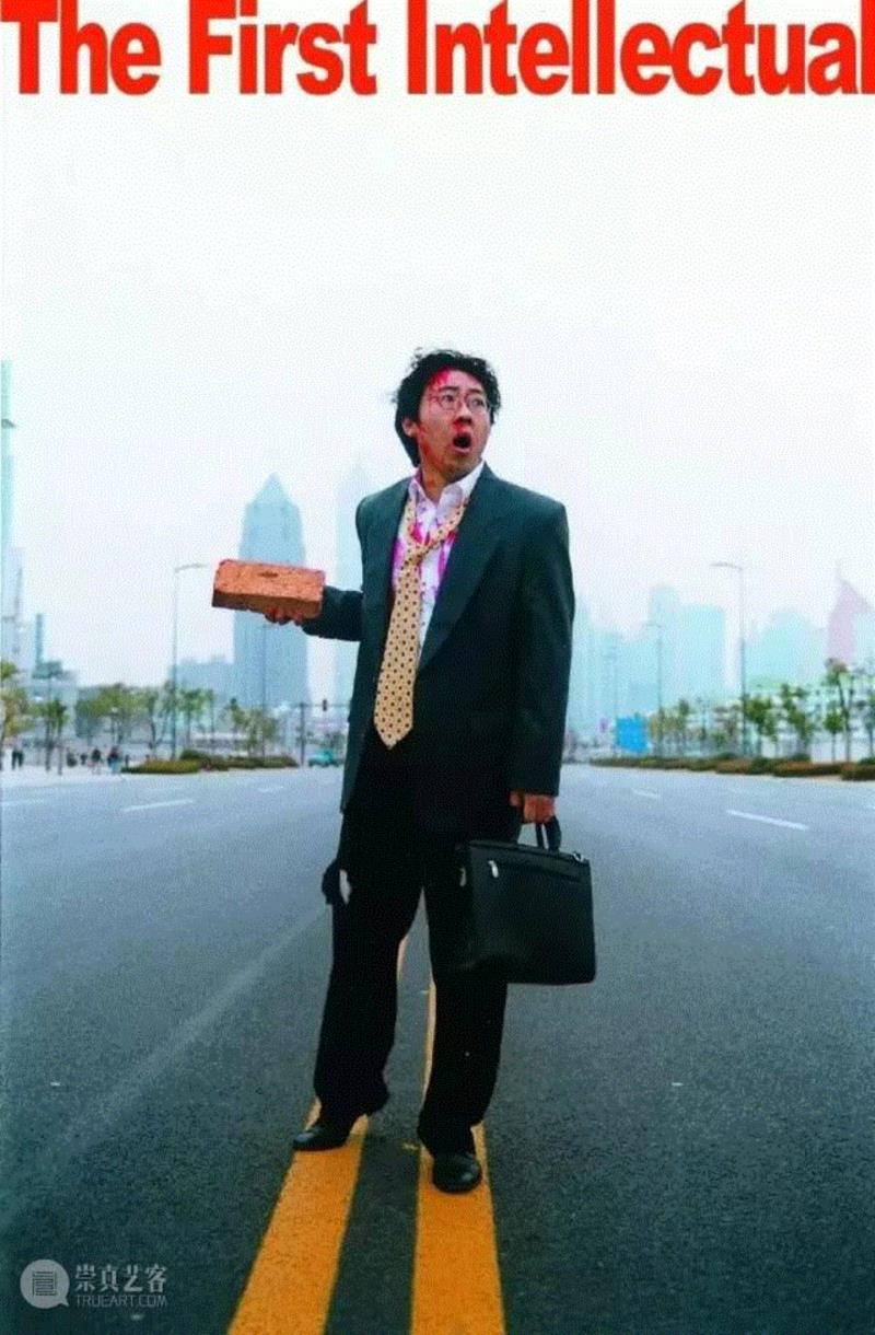 第一个知识分子，摄影彩色C-print，2000年，193X127cm 版权为艺术家杨福东所有,杨福东镜头下，中国知识分子的孤独 ,当代艺术,影像,杨福东