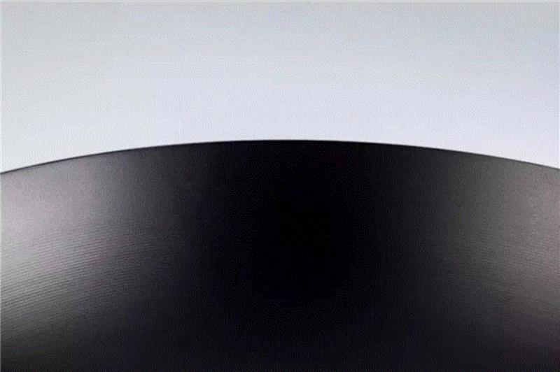 采取原生铁矿石作为原料，先提炼出生铁，再加工成普通的熟铁，最后去除其中的杂质，保证了RIVER LI