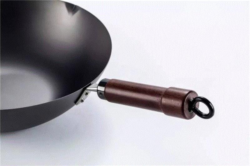 手柄精选丹麦榉木作为材质，耐高温、不易开裂、承重力强、更加耐用。,日本主妇最爱的铁锅，超轻巧，一只手就能颠勺,铁锅,日本,主妇,RIVER,炒锅,LIGHT,中华,直径,厂商,指导价
