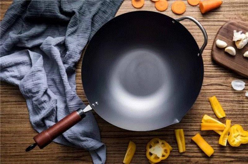 前期：,日本主妇最爱的铁锅，超轻巧，一只手就能颠勺,铁锅,日本,主妇,RIVER,炒锅,LIGHT,中华,直径,厂商,指导价