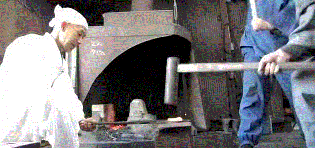 日本极铁公司成立于1936年，距今已有80余年的历史，在材料研究上非常专业。,日本主妇最爱的铁锅，超轻巧，一只手就能颠勺,铁锅,日本,主妇,RIVER,炒锅,LIGHT,中华,直径,厂商,指导价