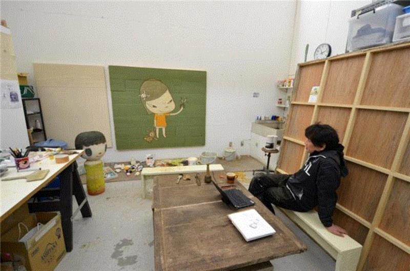 他用极度孤独、悲观的「怪小孩」，治愈了全世界的成人,小孩,悲观,治愈,成人,奈良美智,小女孩,大头娃娃,私房,叛逆,日本