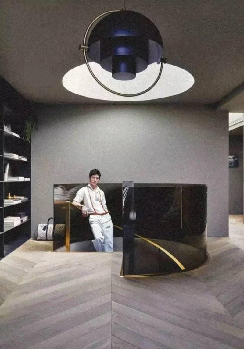 井柏然3000万豪宅内部曝光，看看明星家里都有啥,豪宅,曝光,品牌,设计师,井宝,意大利,柏然,家具,客厅,茶几