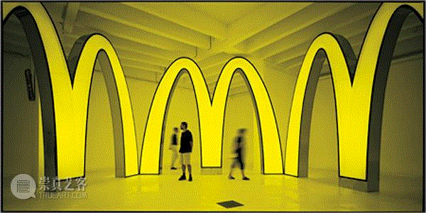 第49届威尼斯双年展《QSC+mVN.V》，2001年，cMcDonald"s Corpo