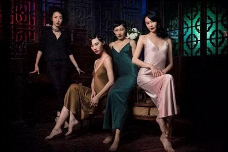 原本是一名中英同声传译员的韩婷Sarah，为了能做出一件自己每天都喜欢、愿意穿的内衣，,绝美的蕾丝内衣，很懂你的胸,蕾丝,内衣,美的,吊带,图案,注册,优惠券,atelier,intimo,长夜
