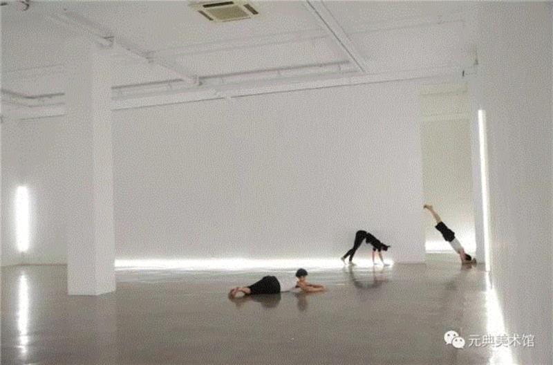 谭平······侯莹与舞者 艺术空间环境表演现场,十年之约,谭平,元典美术馆,谷燕,灯光,承诺,灯管,com,定格,中国美术馆,畅想