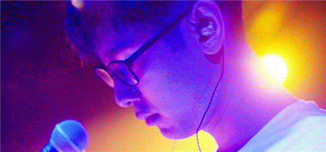 他收集了数百种稀奇古怪的声音，把城市中的喧闹都变成美好的音乐