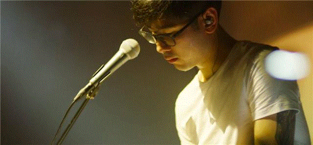 他收集了数百种稀奇古怪的声音，把城市中的喧闹都变成美好的音乐