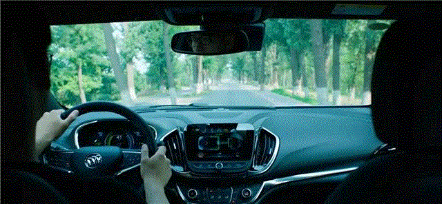 他收集了数百种稀奇古怪的声音，把城市中的喧闹都变成美好的音乐