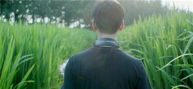 他收集了数百种稀奇古怪的声音，把城市中的喧闹都变成美好的音乐