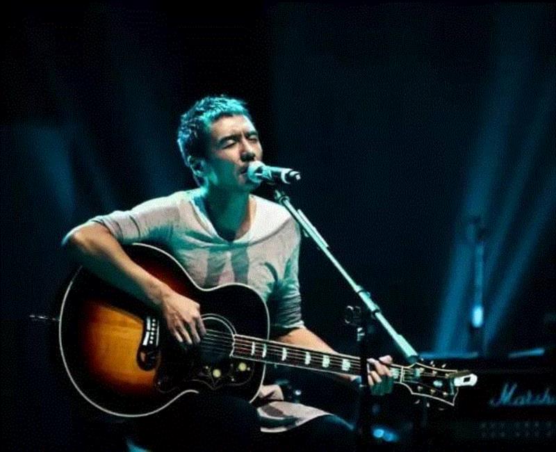 朴树：历尽千帆终不悔，归来白衣作少年。