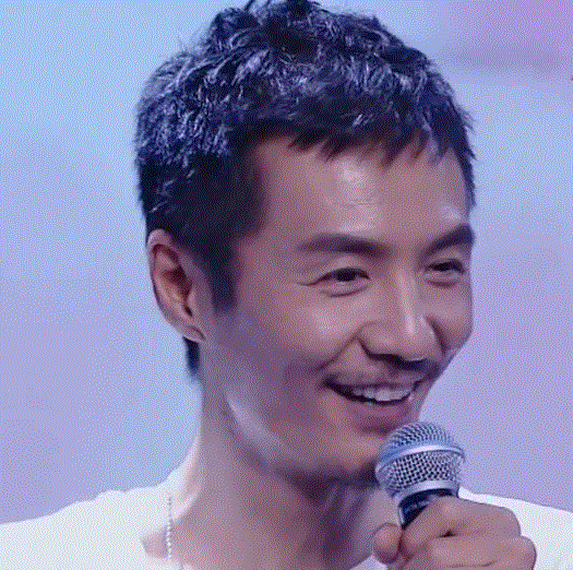 朴树：历尽千帆终不悔，归来白衣作少年。