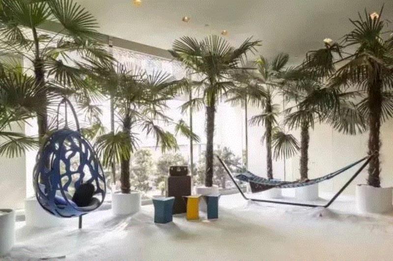 香奈儿的回旋镖、爱马仕的垃圾桶、Prada的回形针，这些时尚大牌到底在干什么？！