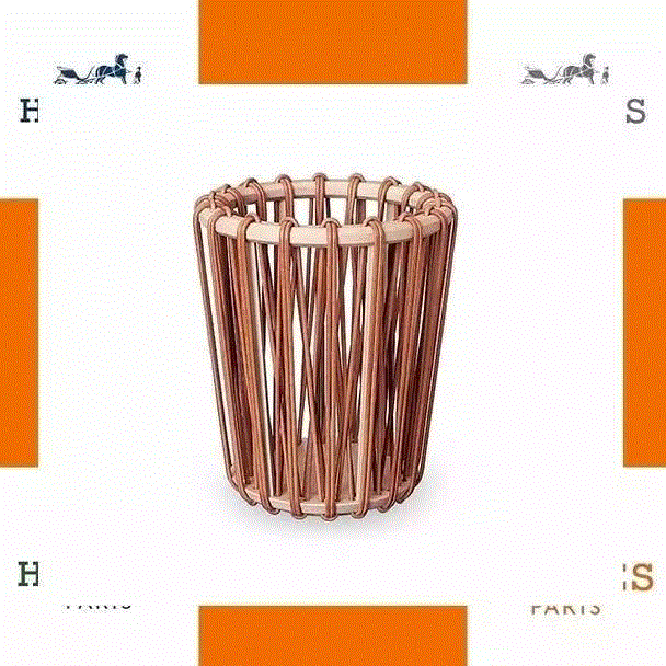 香奈儿的回旋镖、爱马仕的垃圾桶、Prada的回形针，这些时尚大牌到底在干什么？！