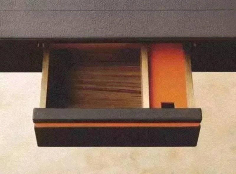 香奈儿的回旋镖、爱马仕的垃圾桶、Prada的回形针，这些时尚大牌到底在干什么？！