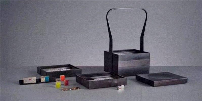 香奈儿的回旋镖、爱马仕的垃圾桶、Prada的回形针，这些时尚大牌到底在干什么？！