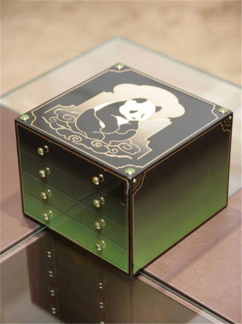 香奈儿的回旋镖、爱马仕的垃圾桶、Prada的回形针，这些时尚大牌到底在干什么？！