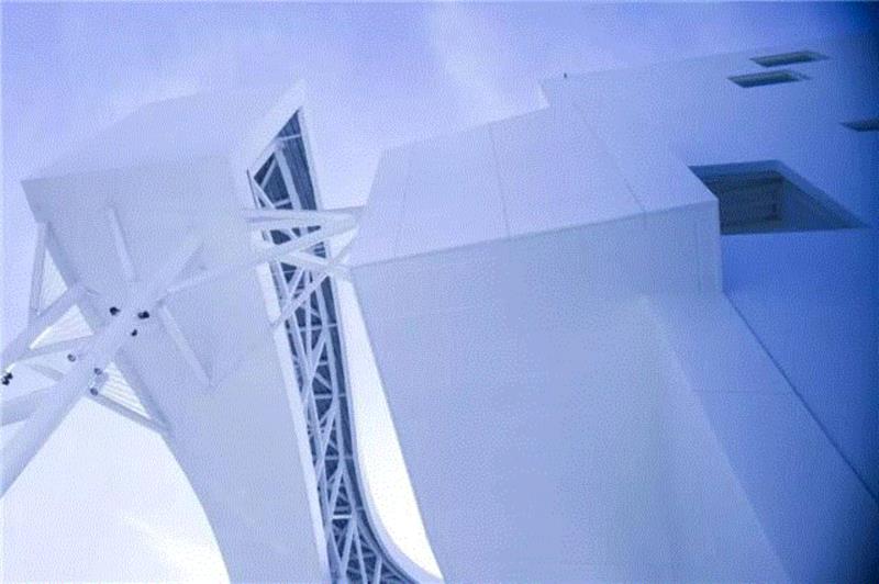 浮悬骑楼 Floating Veranda / 董育纶建筑师事务所