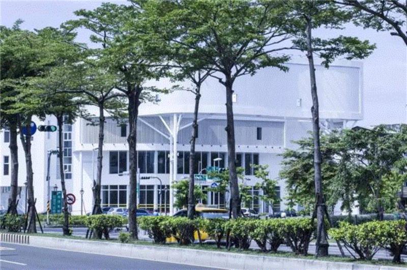 浮悬骑楼 Floating Veranda / 董育纶建筑师事务所