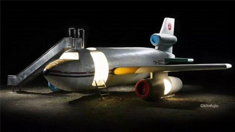 这位摄影师记录下了日本历史上最辉煌的儿童滑梯