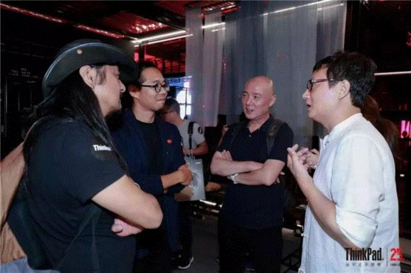 你，过来，来我屋里