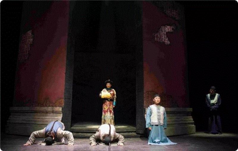第十五届中国戏剧节参演剧目《大清相国》恢弘上演于宁夏大剧院