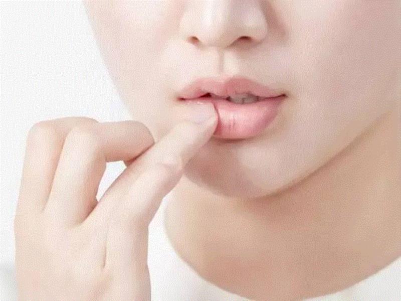 涂上这支泰国爆款防晒霜，想晒黑都难