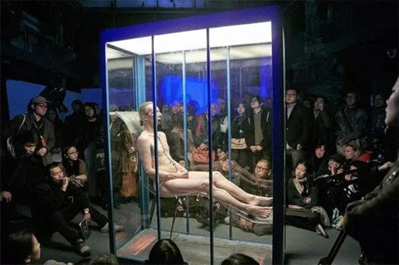 身体的，太身体的 | Yann Marussich的行为剧场