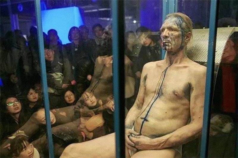 身体的，太身体的 | Yann Marussich的行为剧场