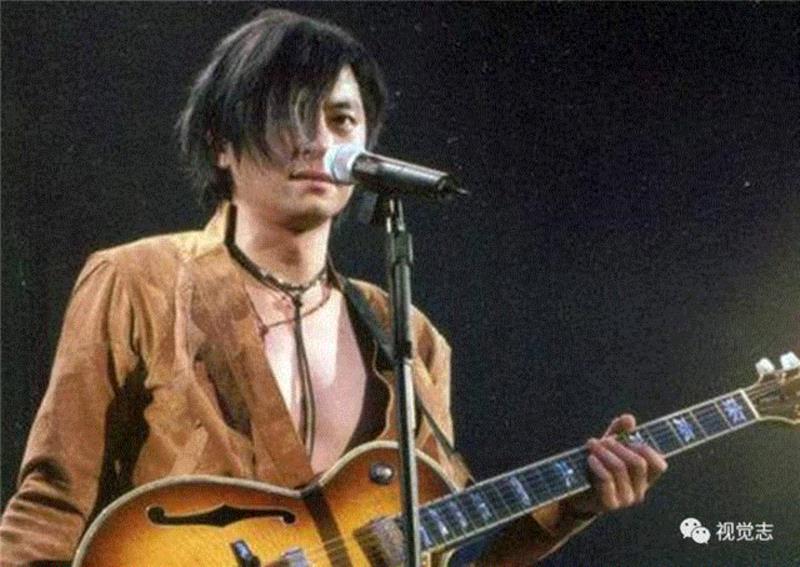 王杰告别歌坛：曾经不懂他的歌，听懂已是伤心人……