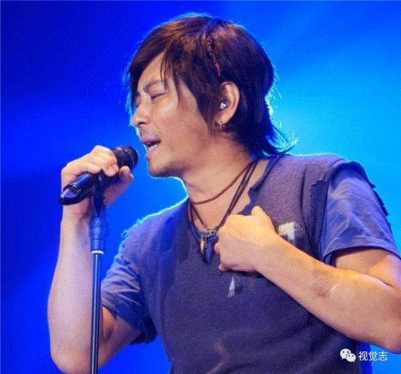 王杰告别歌坛：曾经不懂他的歌，听懂已是伤心人……