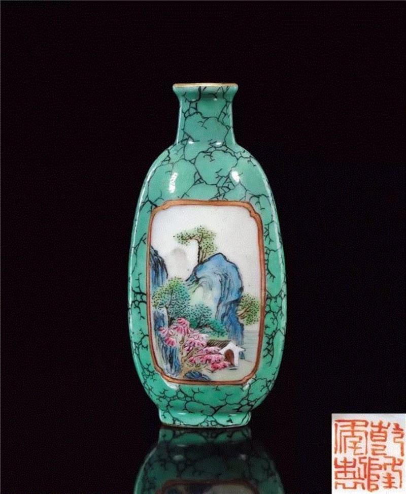 【嘉德春拍】掌中有乾坤——瓷质烟壶珍赏