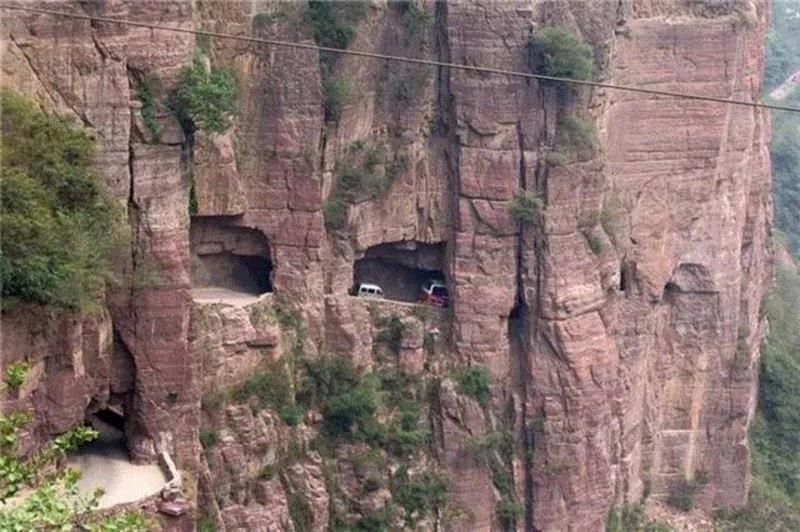 【女司机的噩梦】世界上最恐怖的14条公路，中国竟上榜两条