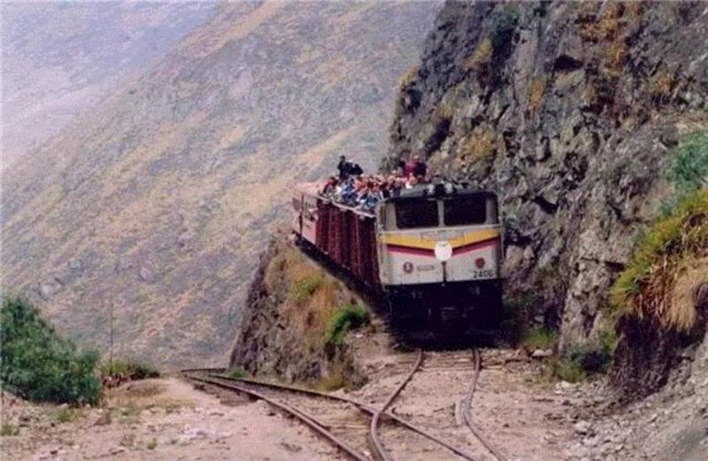 【女司机的噩梦】世界上最恐怖的14条公路，中国竟上榜两条